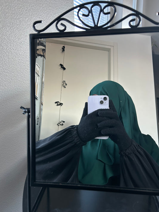 Emerald Bay Crepe Hijab by Lipes Modest Wear - luxurious green scarf offering a rich, non see-through fabric that drapes effortlessly.